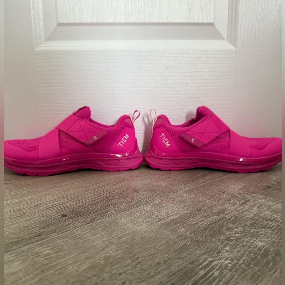 Women's Vibrant Pink Tiem Spin Shoes - Picture 4 of 6